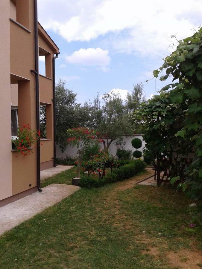 Apartment Mit- Mir Fondole Exterior photo